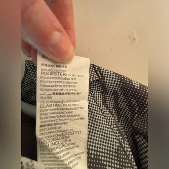 NWOT Under Armour Heat Gear Men’s Shorts - 32 inch waist. Grey Camo Cargo - Picture 8 of 8